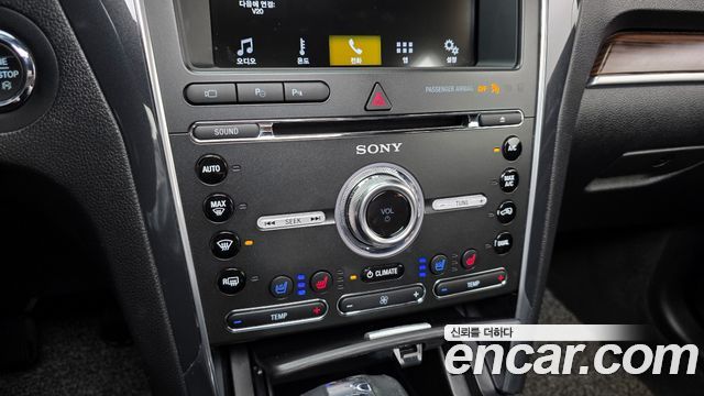 Ford Explorer 2018 — photo 16