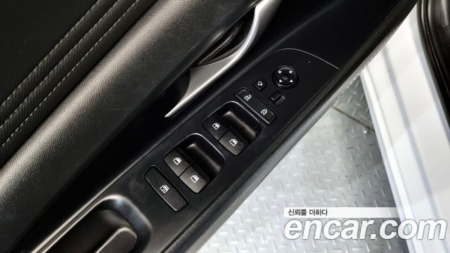 Hyundai AVANTE 2021 — photo 17