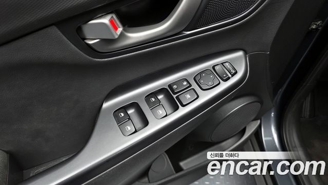 Hyundai Kona 2018 — photo 17