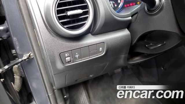 Hyundai Kona 2018 — photo 18