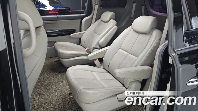 Kia Canival 2017 — photo 12