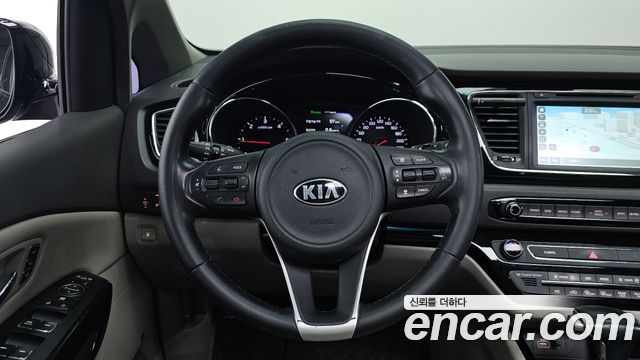 Kia Canival 2017 — photo 13