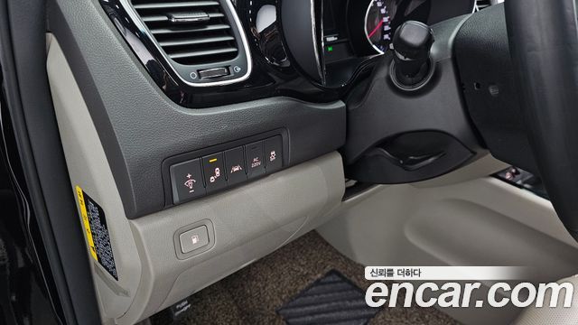 Kia Canival 2017 — photo 17
