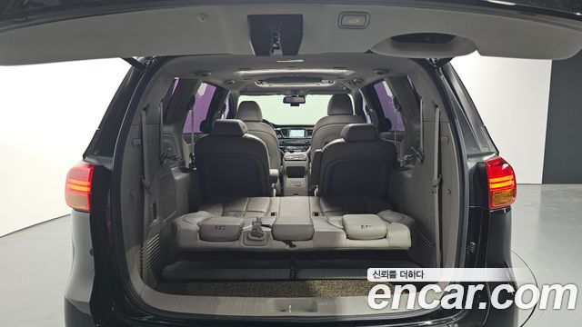 Kia Canival 2017 — photo 20