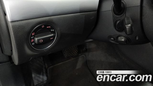 Audi A8 2010 — photo 16