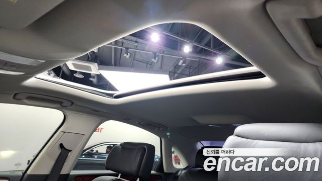 Audi A8 2010 — photo 19