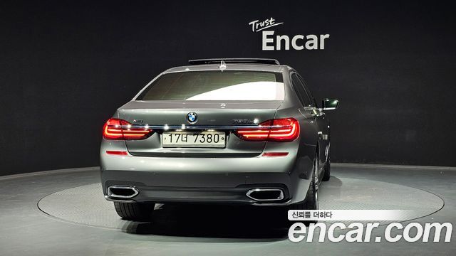 BMW 7-Series 2017 — photo 4