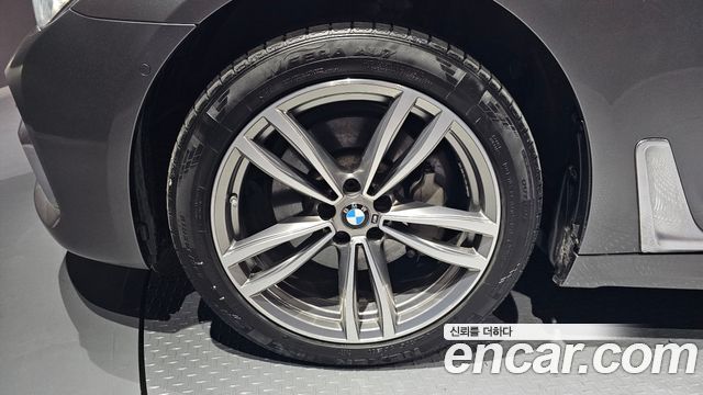 BMW 7-Series 2017 — photo 5