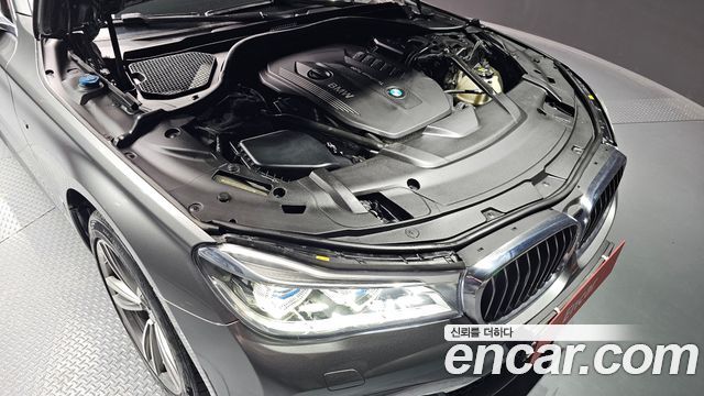 BMW 7-Series 2017 — photo 6