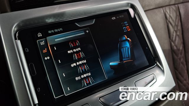 BMW 7-Series 2017 — photo 18