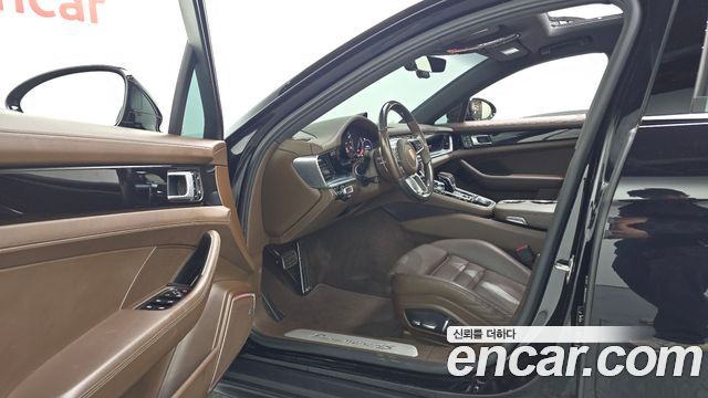 Porsche Panamera 2018 — photo 10