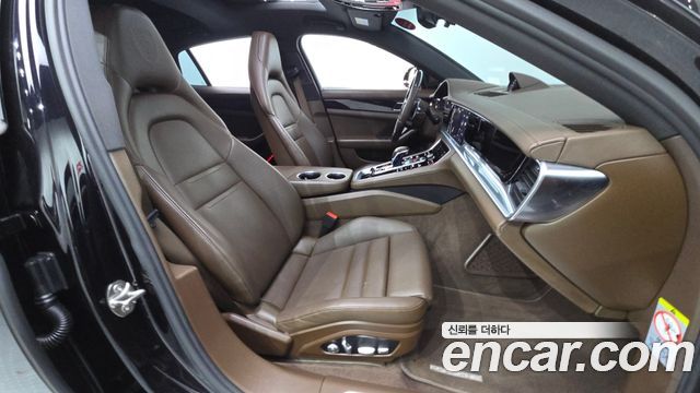 Porsche Panamera 2018 — photo 11