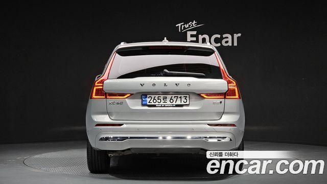 Volvo XC60 2022 — photo 4