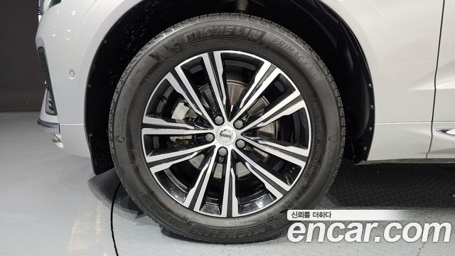 Volvo XC60 2022 — photo 5
