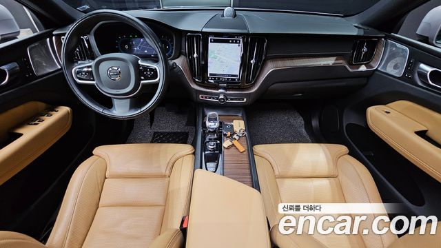 Volvo XC60 2022 — photo 7
