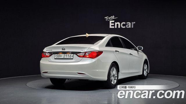 Hyundai Sonata 2011 — photo 2