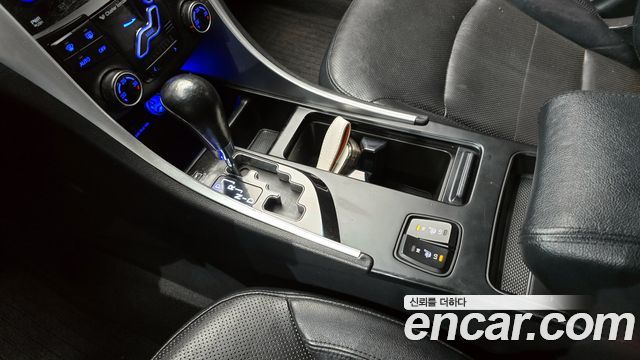 Hyundai Sonata 2011 — photo 9