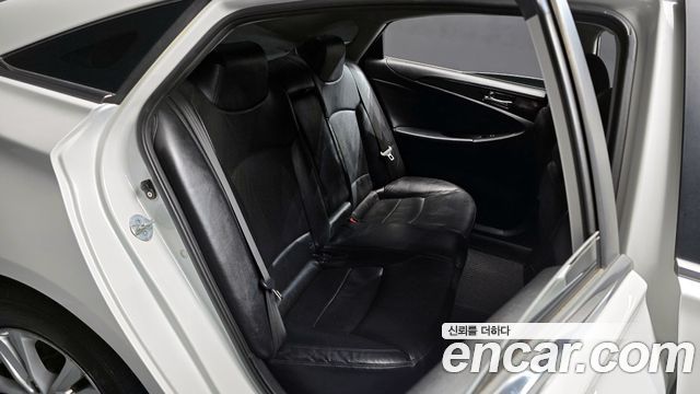 Hyundai Sonata 2011 — photo 13