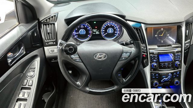 Hyundai Sonata 2011 — photo 14