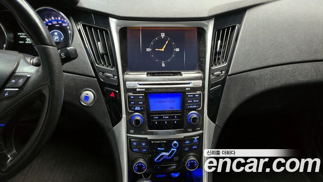 Hyundai Sonata 2011 — photo 16
