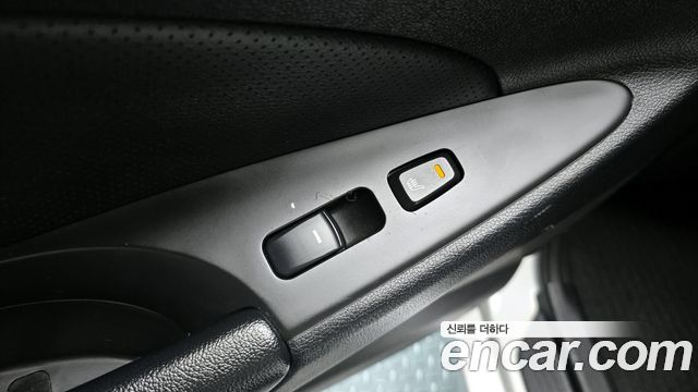 Hyundai Sonata 2011 — photo 18