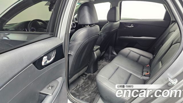 Kia K3 2024 — photo 11