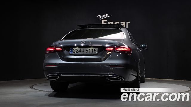 Mercedes-Benz E-Class 2021 — photo 4