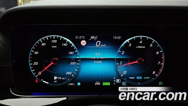 Mercedes-Benz E-Class 2021 — photo 8