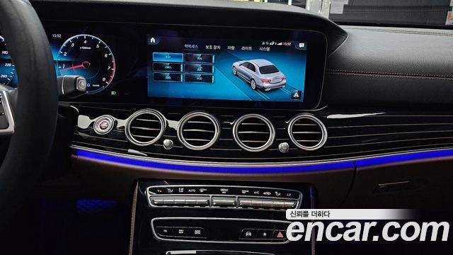 Mercedes-Benz E-Class 2021 — photo 15