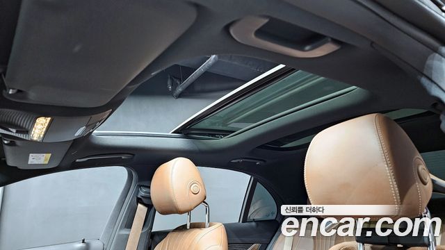 Mercedes-Benz E-Class 2021 — photo 18