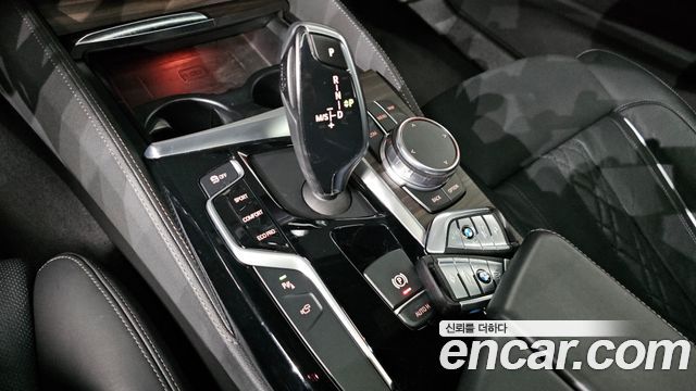 BMW 5-Series 2018 — photo 9