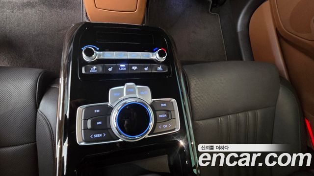 Genesis G90 2019 — photo 14