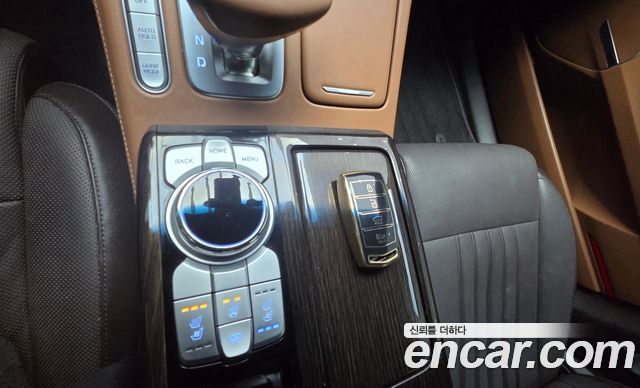 Genesis G90 2019 — photo 18