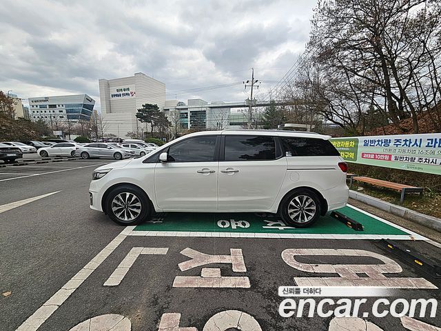 Kia Canival 2015 — photo 2