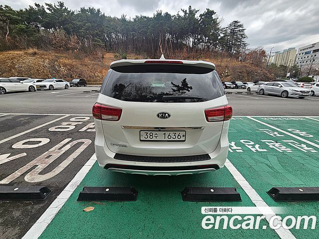 Kia Canival 2015 — photo 3