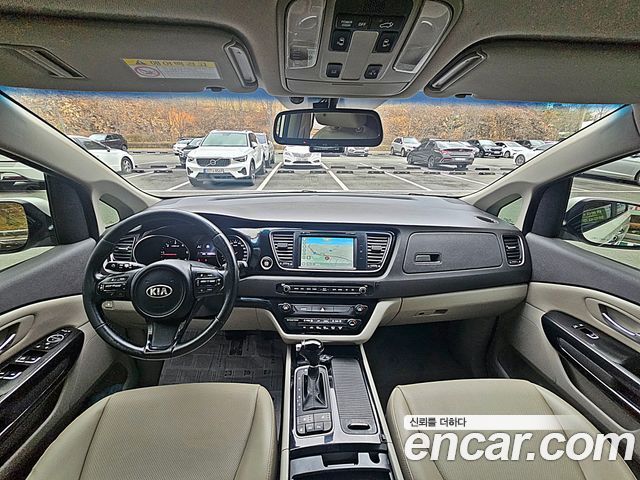 Kia Canival 2015 — photo 7
