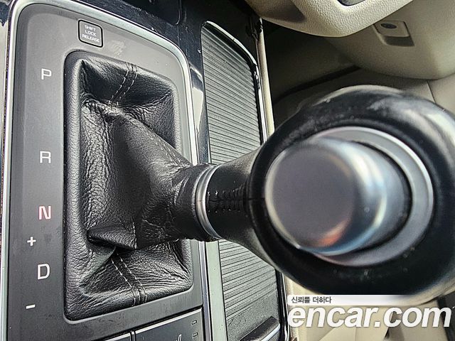 Kia Canival 2015 — photo 9