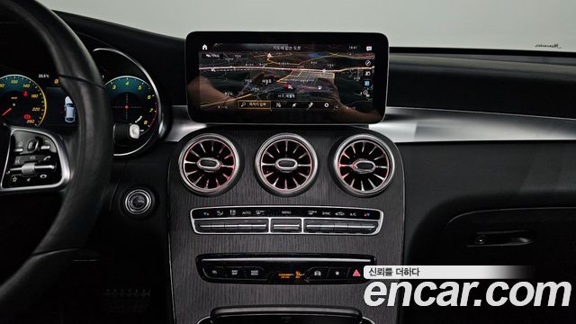 Mercedes-Benz GLC-Class 2020 — photo 14