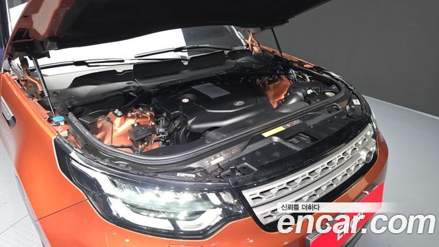 Land Rover Discovery 2018 — photo 6