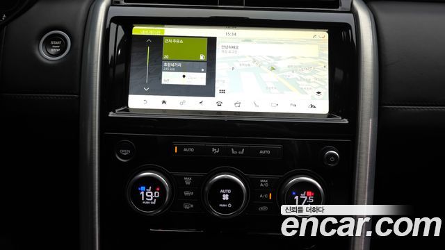 Land Rover Discovery 2018 — photo 14
