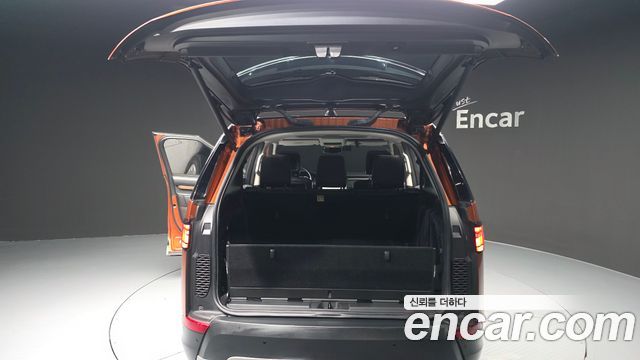 Land Rover Discovery 2018 — photo 20