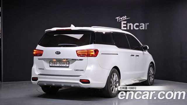 Kia Canival 2019 — photo 2