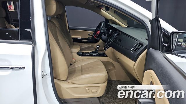 Kia Canival 2019 — photo 11