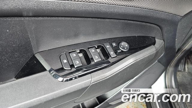 Kia Sportage 2023 — photo 17