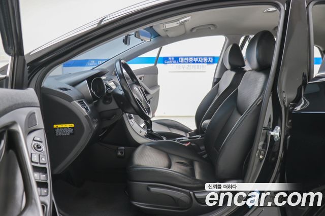 Hyundai AVANTE 2014 — photo 8