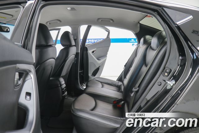Hyundai AVANTE 2014 — photo 9