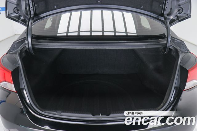 Hyundai AVANTE 2014 — photo 18