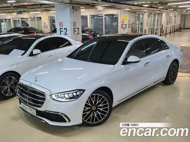 Mercedes-Benz S-Class 2024 — photo 1