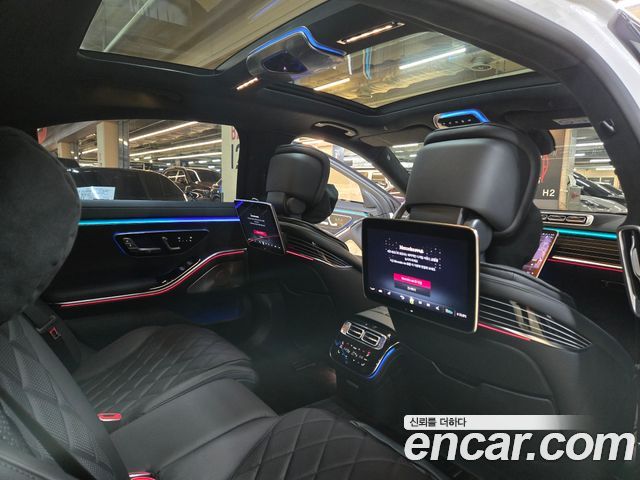 Mercedes-Benz S-Class 2024 — photo 11