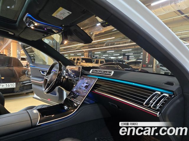 Mercedes-Benz S-Class 2024 — photo 13